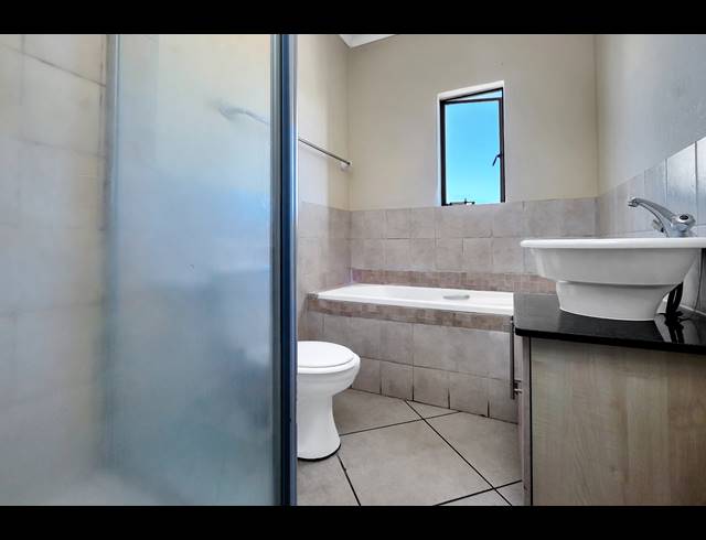 2 BEDROOM APARTMENT FOR SALE IN FERNDALE